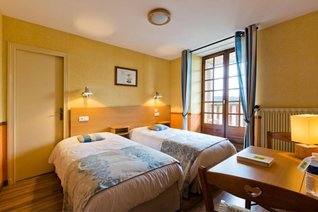 Hotel La Clairiere Chambon-sur-Dolore Exterior photo