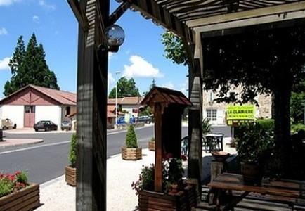 Hotel La Clairiere Chambon-sur-Dolore Exterior photo